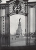 Queen Victoria Memorial, Buckingham Palace. E.O. HOPPÉ. London 1930 old print