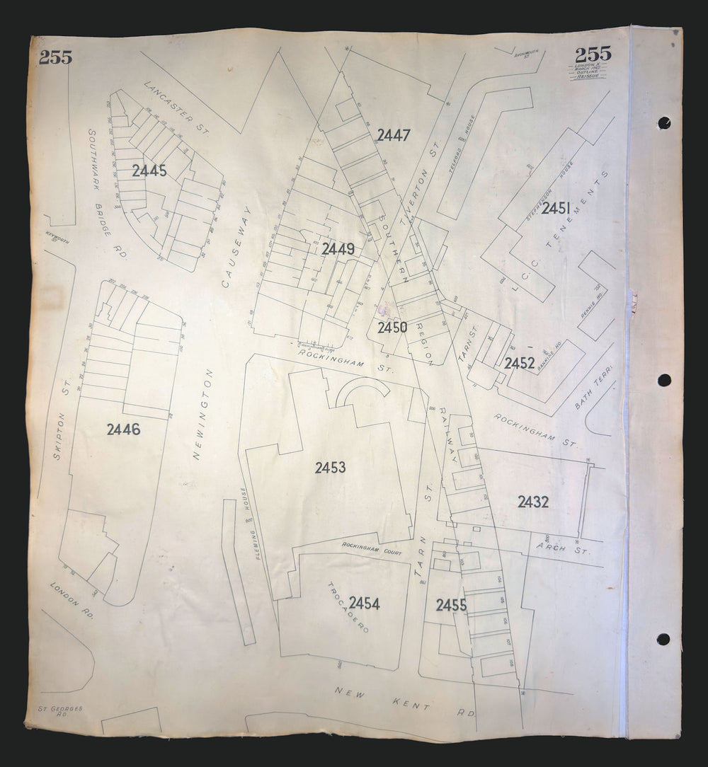 Goad London 255—SE1—Elephant & Castle—Newington Causeway—Trocadero 1962 map